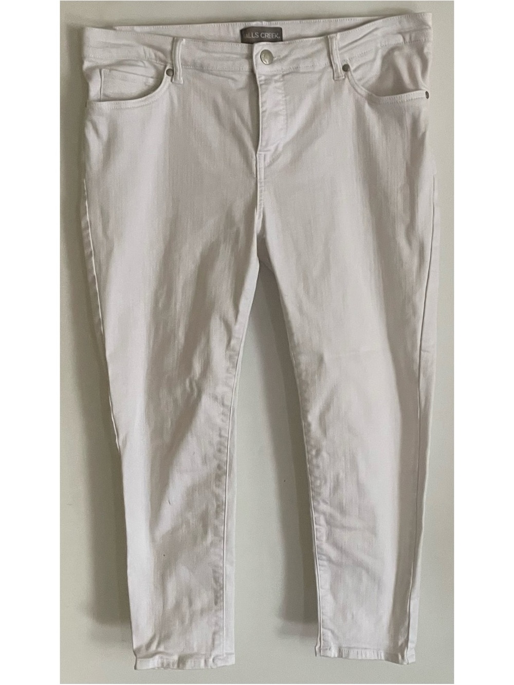 Falls Creek White Women's Skinny Capris